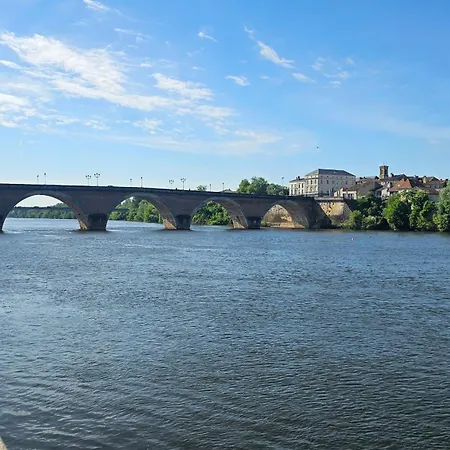 Le Chic En Centre Historique, Climatisé, Wifi, Parking Sous-sol Inclus Apartamento Bergerac